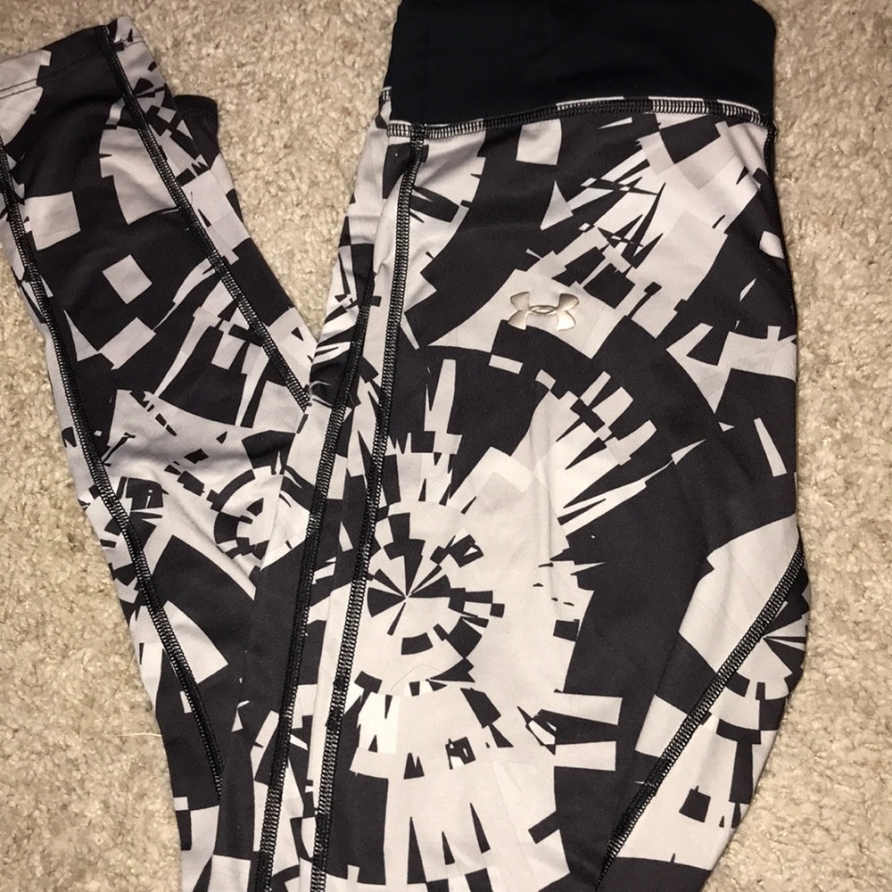 Patterned workout leggings